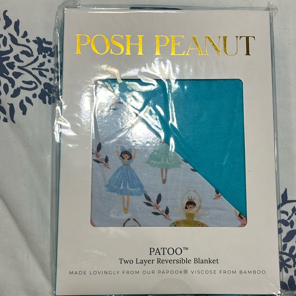 Posh Peanut Patoo blanket